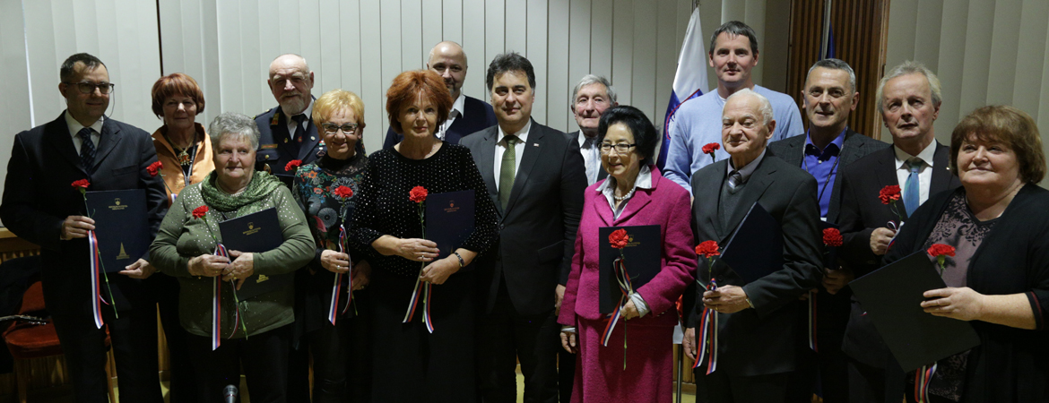 Podelitev plaket Državnega sveta najzaslužnejšim prostovoljkam in prostovoljcem